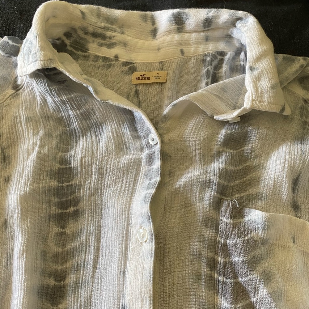 Hollister - Picture 2 of 4